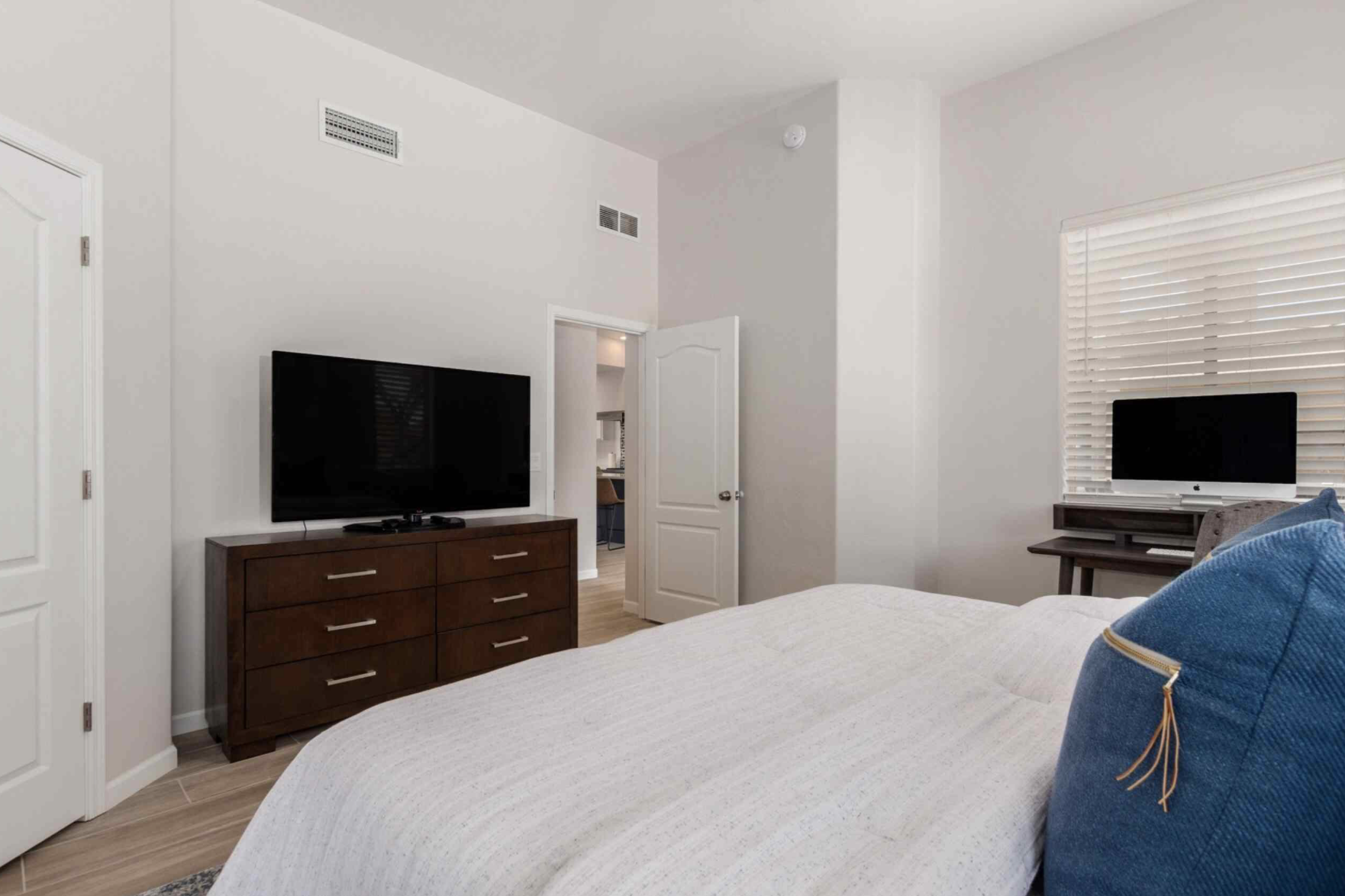 The Lomas — Bedroom 3