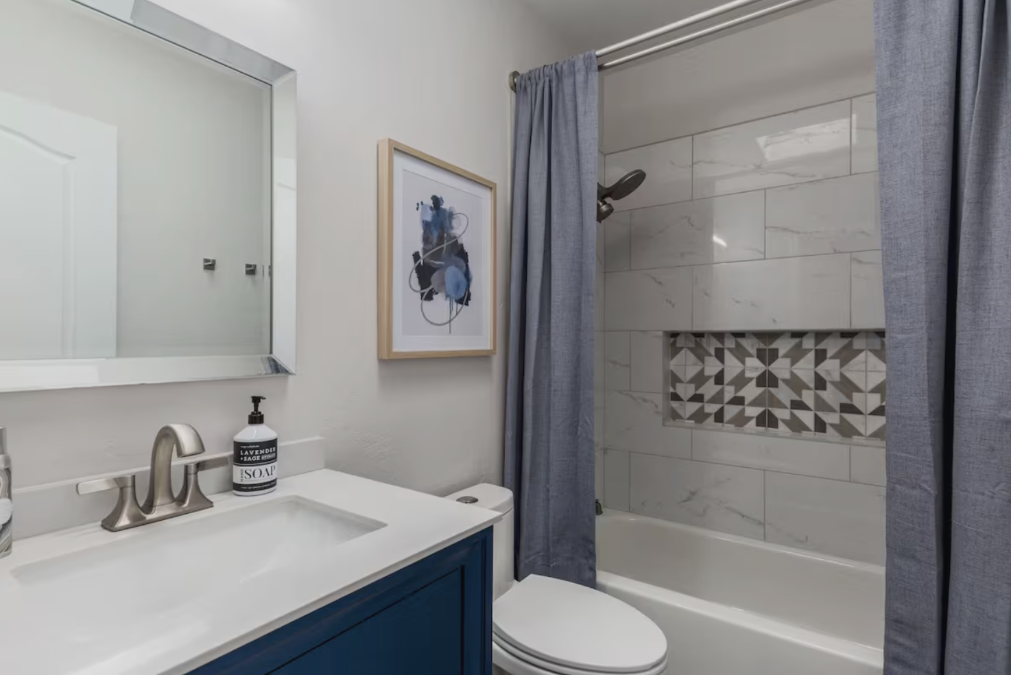 The Lomas — Full bath 2 — Tub & shower